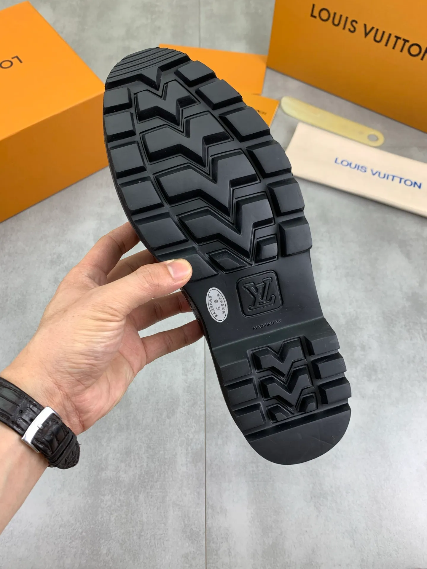 Factory price P820 💎💎💎LOUIS VUITTON [Louis Vuitton] - LV men's business casual leather shoes, luxurious and noble 👞All imported original cowhide, just to create a more comfortable wearing experience, upper: original high-end calfskin ➕Imported soft cowhide lining, original lightweight foam outsole ✔️ Color: 6️⃣colors available Size: 39-44 (38.45 46 can be customized (non-returnable)